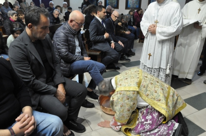 GIOVEDI' SANTO  SANTA MESSA IN COENA DOMINI - Parrocchia San Gregorio Magno
