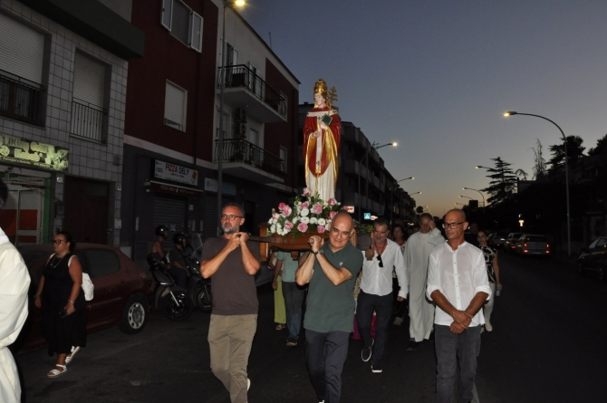 SANTA MESSA SOLENNE E PROCESSIONE PER LE VIE DEL QUARTIERE - Parrocchia San Gregorio Magno